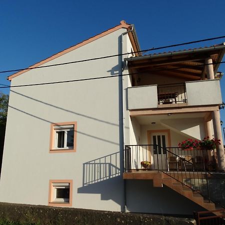 Apartman Petra Vrh  Exterior photo